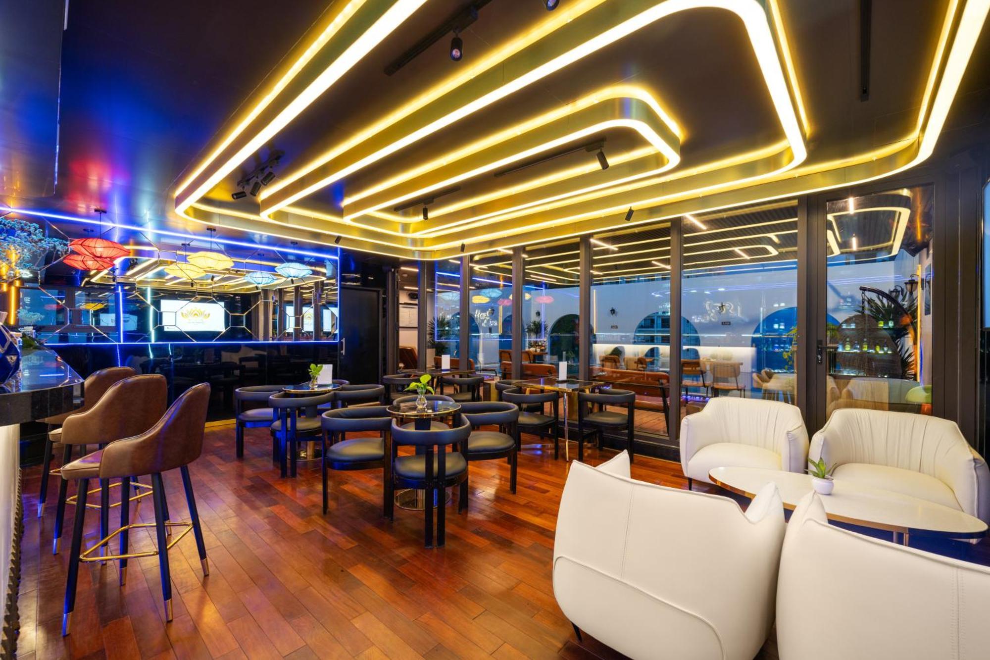 Golden Lotus Hotel Da Nang - Rooftop Bar Sea View Exteriör bild