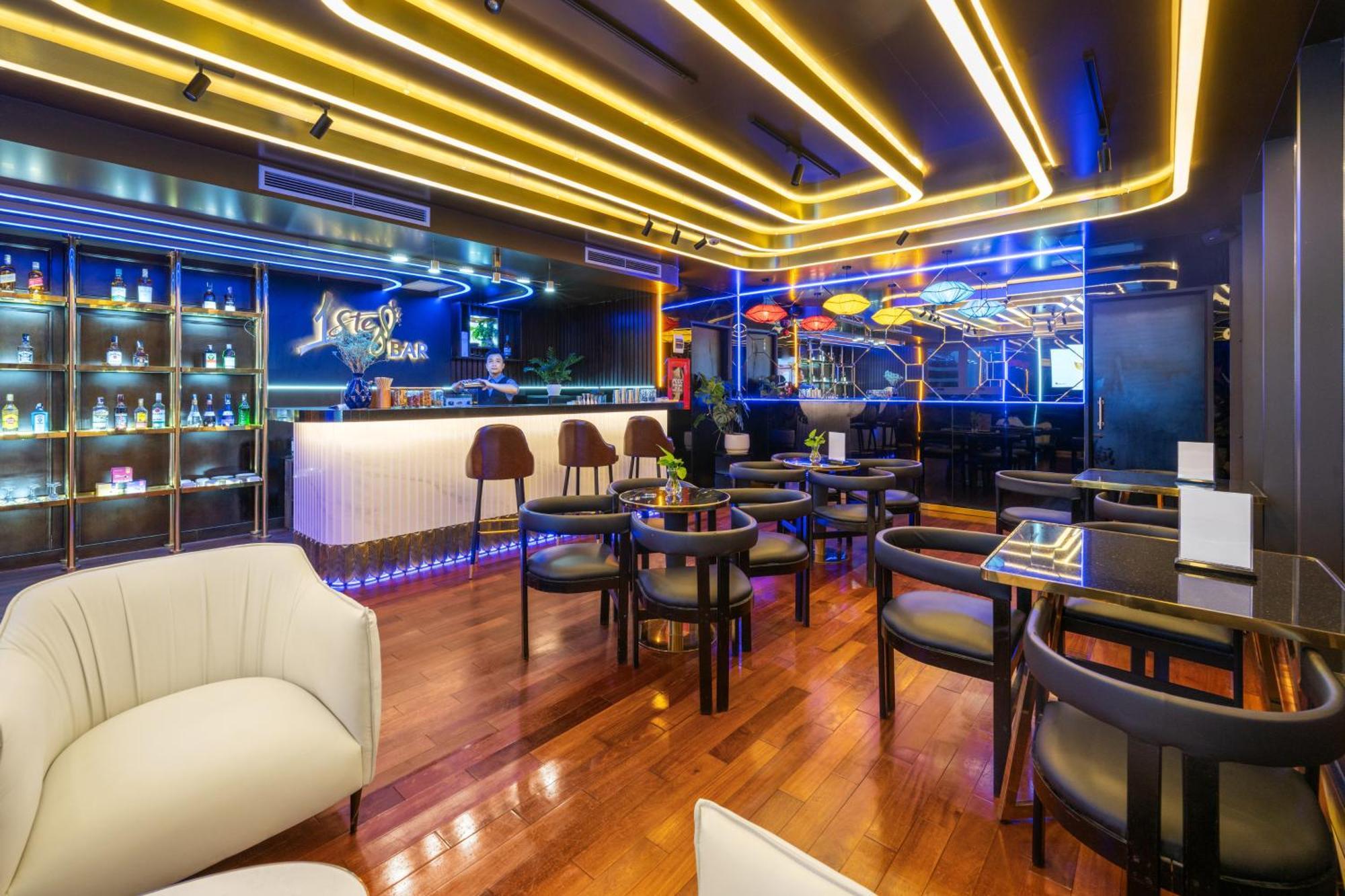 Golden Lotus Hotel Da Nang - Rooftop Bar Sea View Exteriör bild